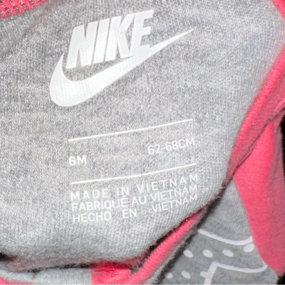 Baby sleeper size 6m - Picture 3 of 4